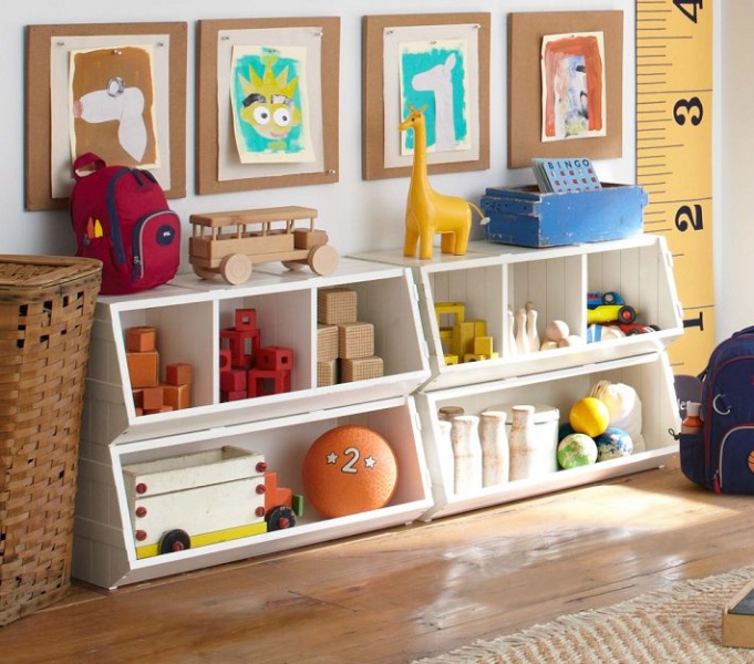 Стеллаж с ящиками для игрушек в детскую комнату
