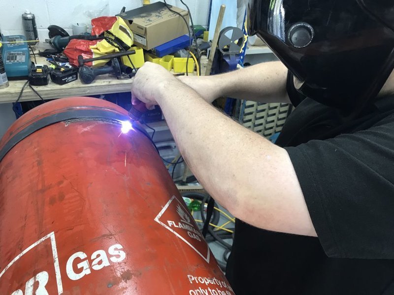 Шаг 4: вырезание дверцы