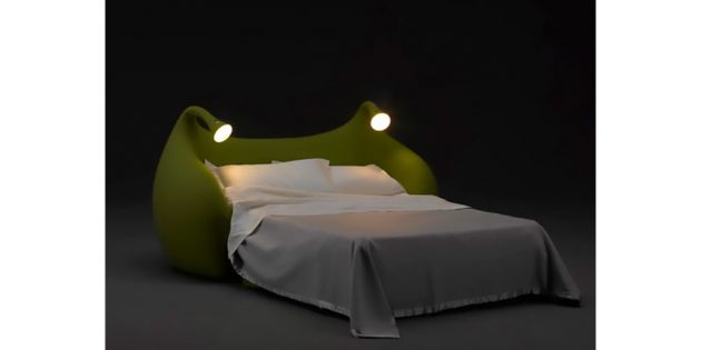 кровать с ночниками