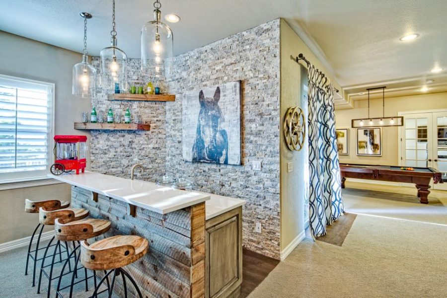 Basement wet bar designed by Studio Thomas