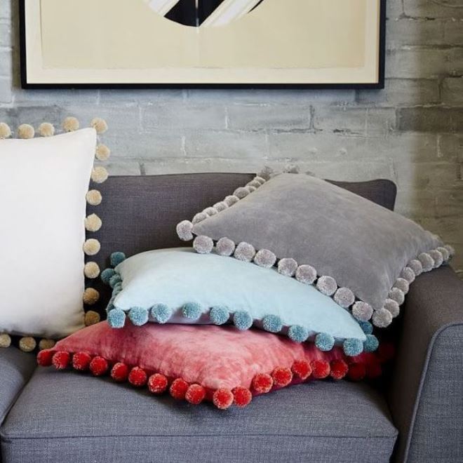 Продолговатая подушка для дивана