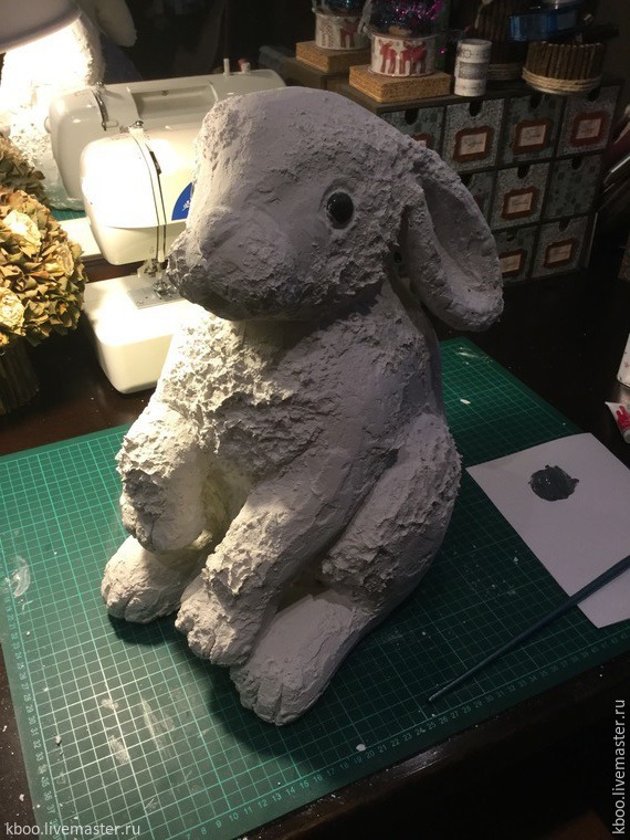 Мастерим садовую фигуру зайца из монтажной пены, фото № 15