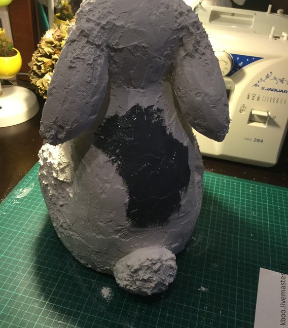 Мастерим садовую фигуру зайца из монтажной пены, фото № 16