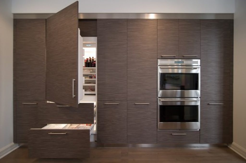 Холодильник в интерьере кухни встроенный в гарнитур