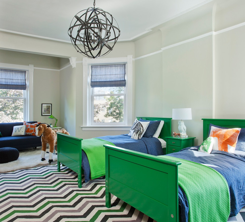 Зеленые кровати в комнате для мальчиков