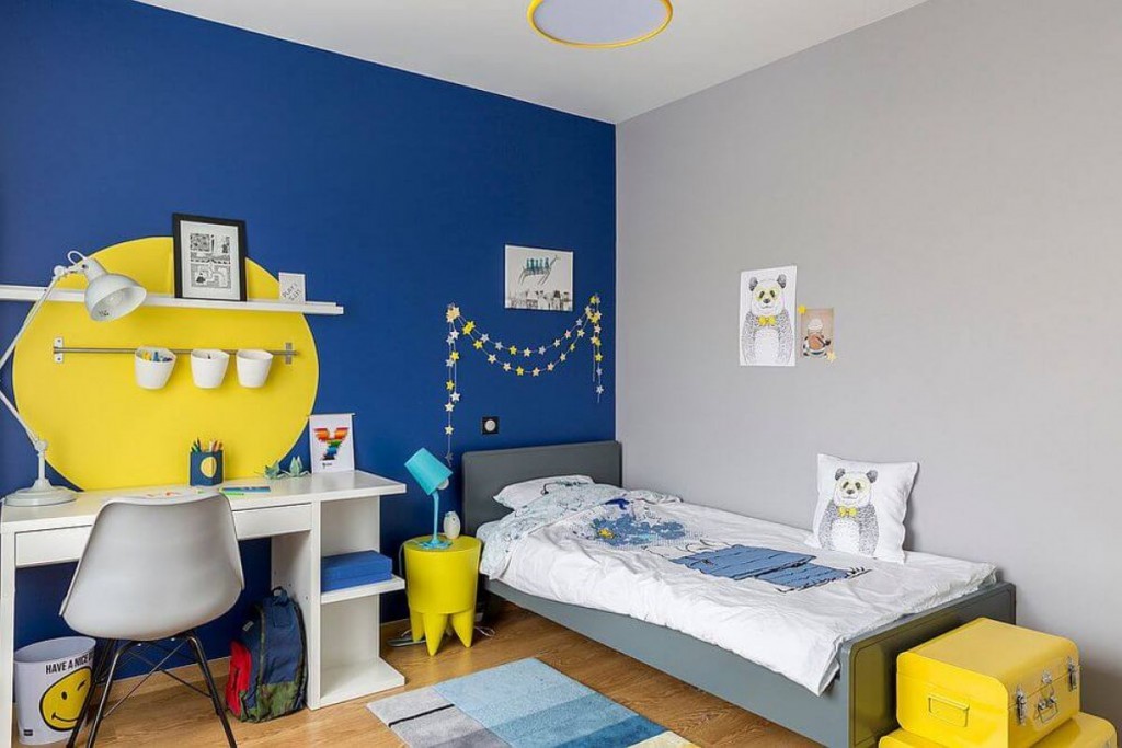 Желто-голубая комната для подростка