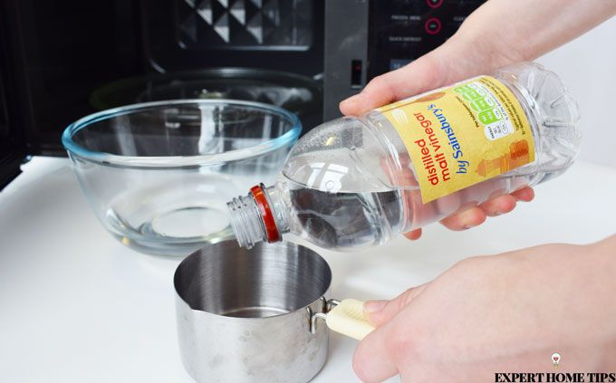 clean microwave with vinegar