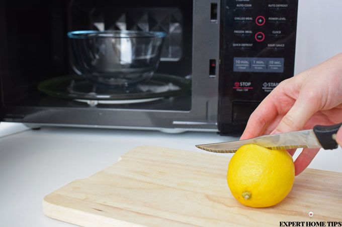 clean microwave with lemon