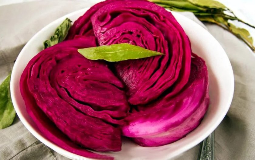 Маринованная капуста кусочками со свёклой