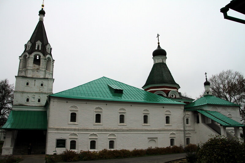 2013-10-19 Первый каменный шатровый древнерусский храм. Александров. Покровская церковь (1510-е)