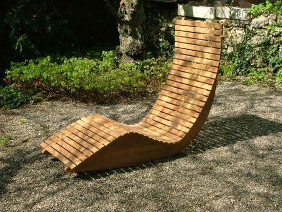 Кресло качалка во двор