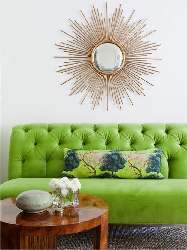ярко-зеленый диван