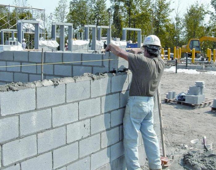 Если решили поручить работу профессионалам, следует узнать стоимость кладки керамзитобетонных блоков за куб или за штуку технология кладки керамзитобетонных блоков