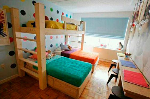 удобное расположение кроватей в детской