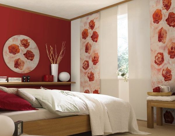 Цветовая гамма японских панелей для спальни включает основные природные оттенки.