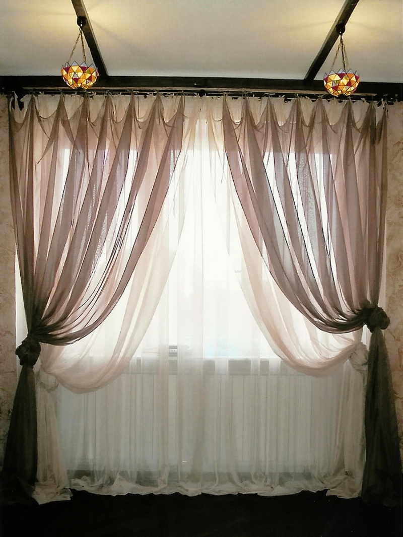 Как красиво повесить ночные шторы в зале фото