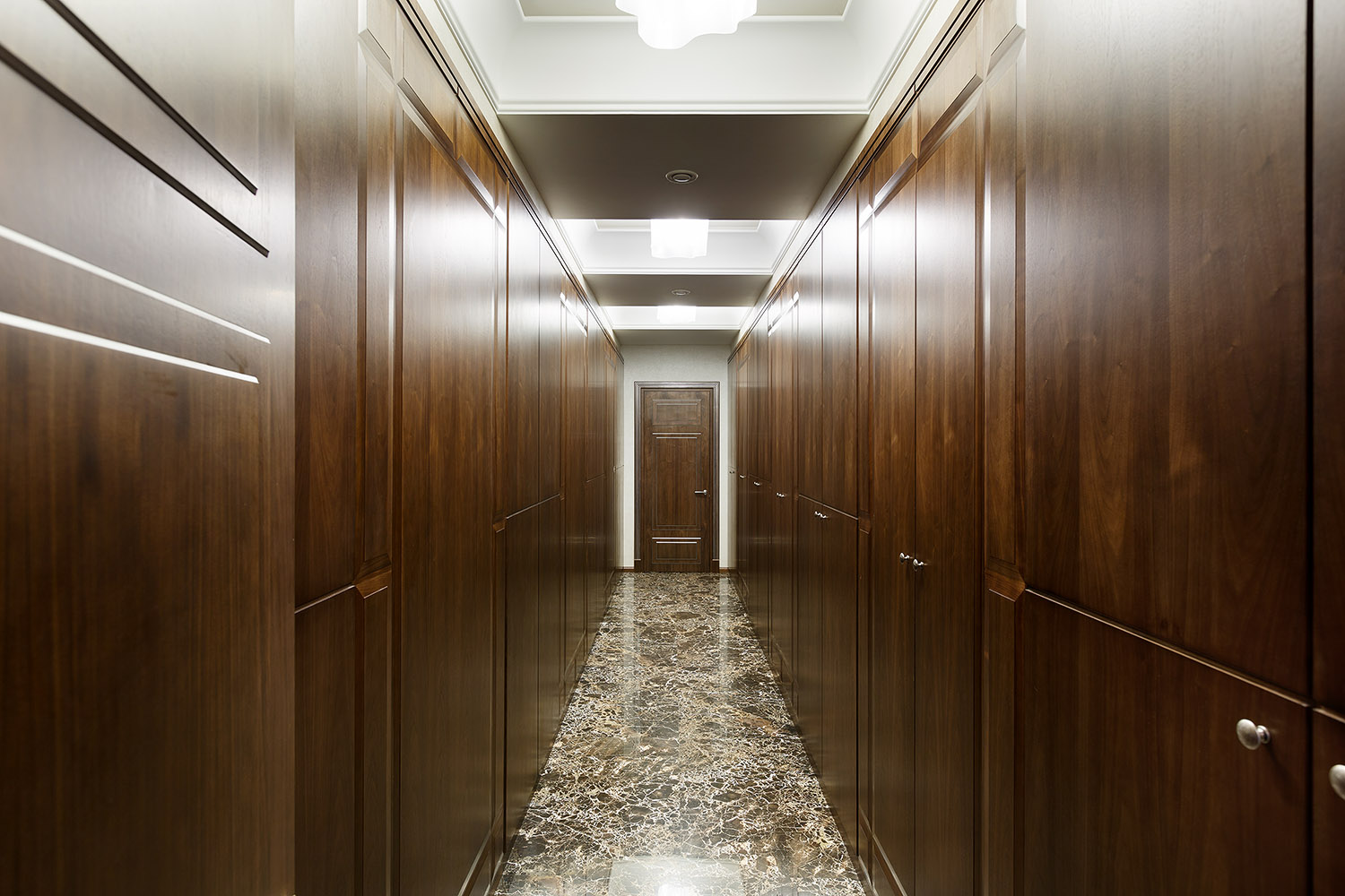 Самоклеющиеся панели в коридоре дизайн