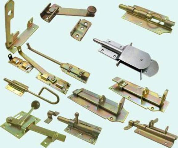 Рис.5 Соединение в шип Рис.7 Металлическая фурнитура
