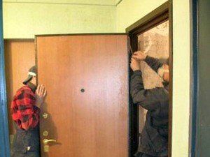 Регулировка двери утеплить металлическую дверь входную