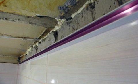 Смонтированный пристенный профиль Смонтированный пристенный профиль