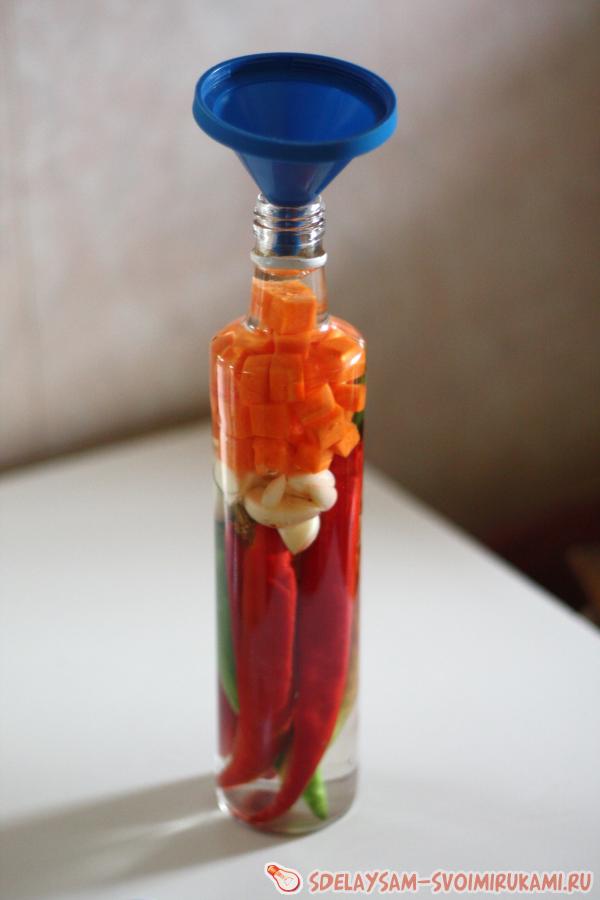Бутылка с овощами