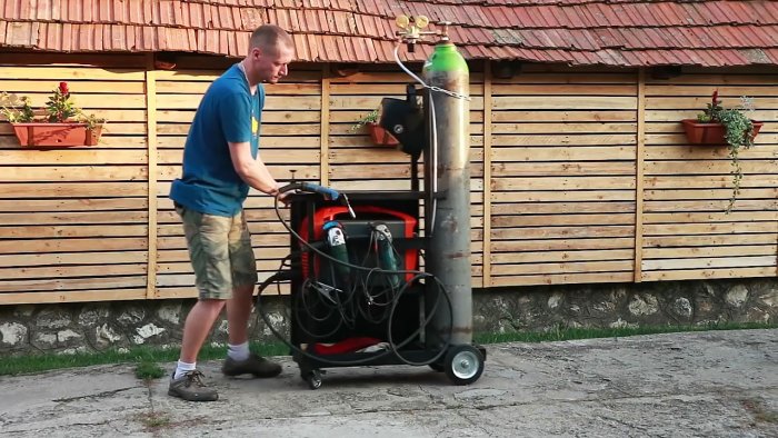 Уникальная сварочная тележка со складным столом своими руками