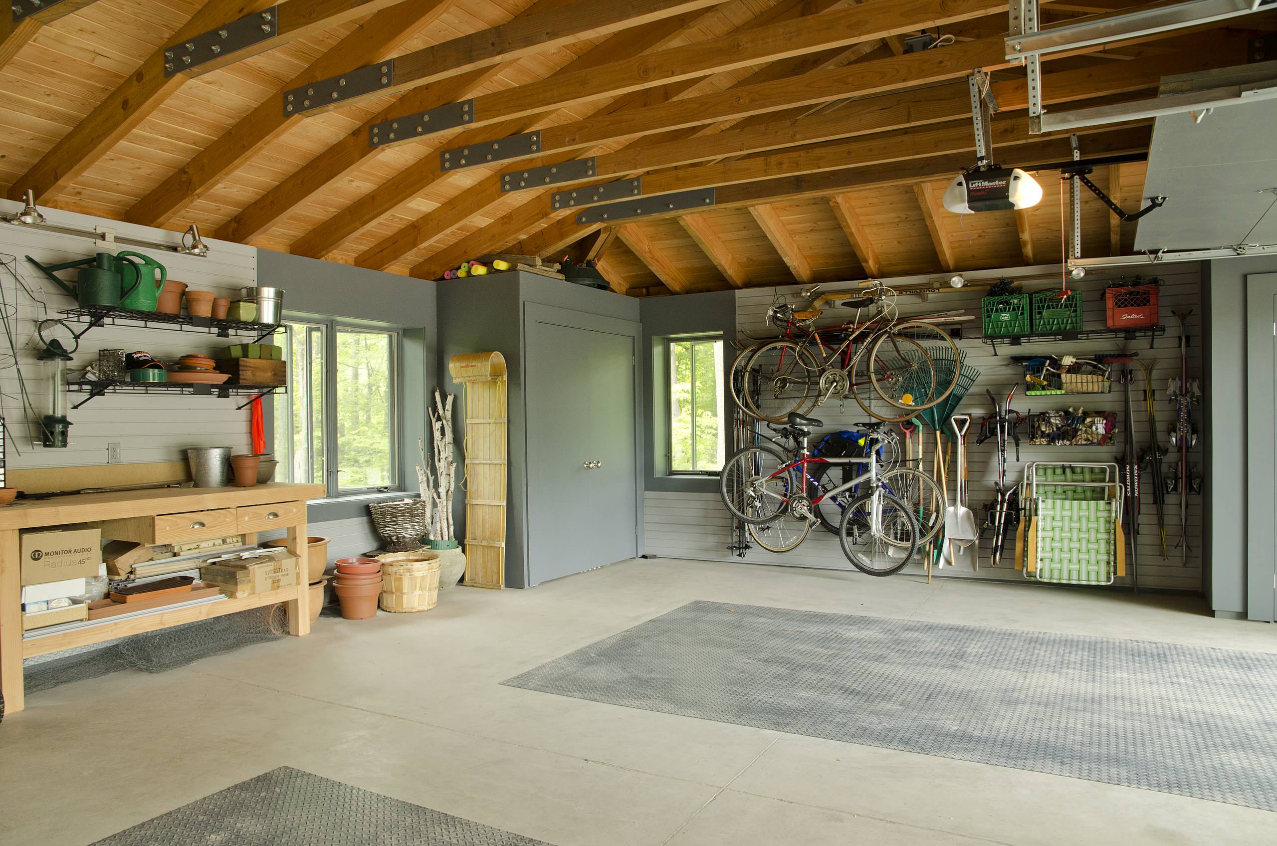 Идеальный гараж. Обустройство гаража. Дизайнерский гараж. Необычный интерьер гаража. Гараж внутри.