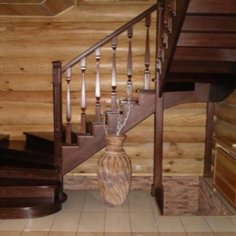 Виды деревянных лестниц для частного дома и особенности их изготовления