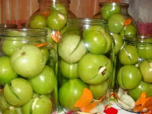 Продукты для заготовки из зеленых помидор
