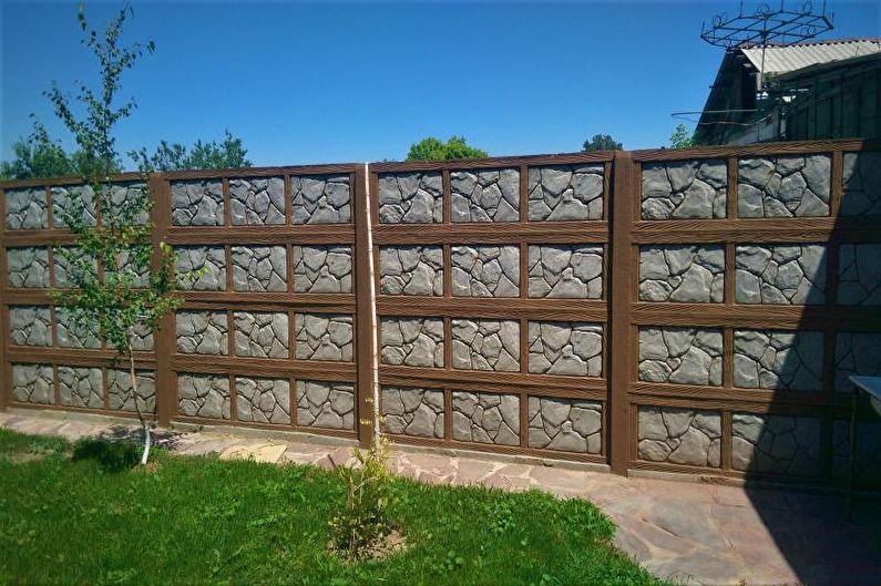 Железобетонный забор для частного дома - фото