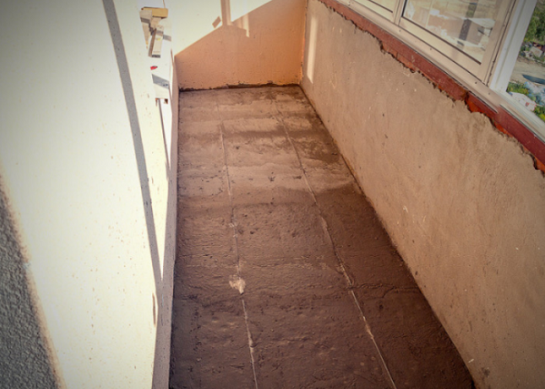 Как залить пол на балконе — пошаговая инструкция