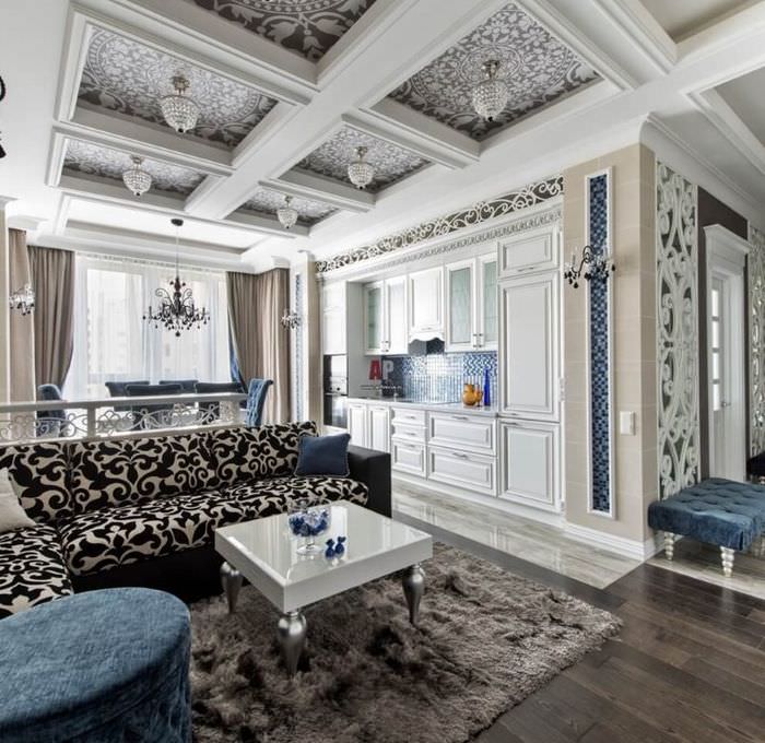 Потолок с рельефными балками в гостиной неоклассического стиля