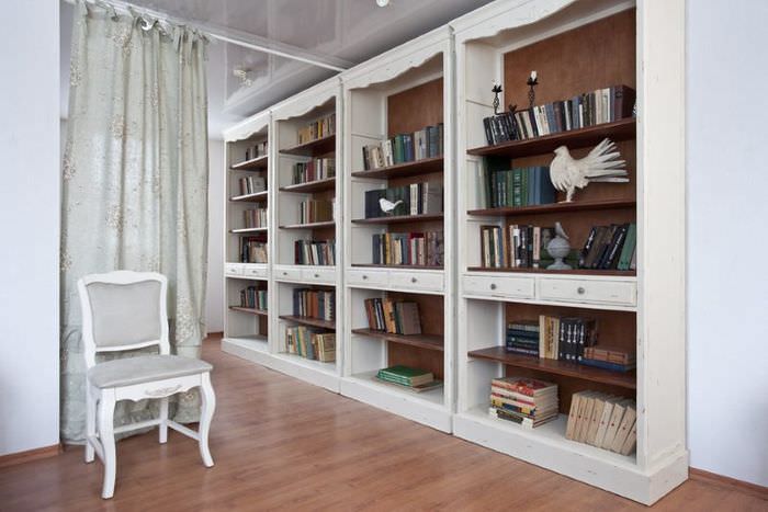 Книжные шкафы белого цвета в стиле прованс